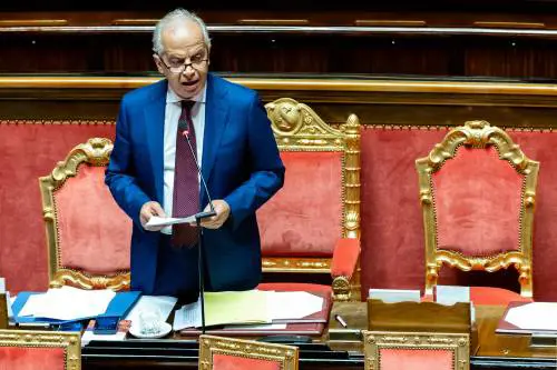 Il pugno duro di Piantedosi: "Fermo preventivo per i violenti"