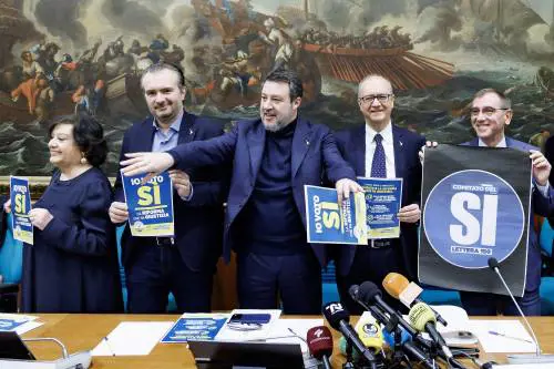 Salvini "congeda" il generale e apre il fronte sul referendum