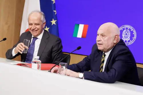 Ecco il decreto anti violenze: fermo di 12 ore, 3 anni per le lame