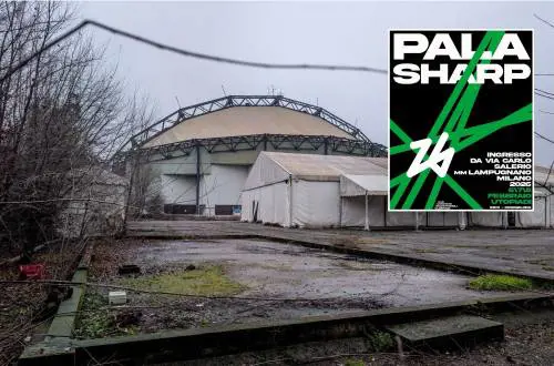 "Siamo dentro". Il PalaSharp di Milano occupato dagli antagonisti contro le Olimpiadi