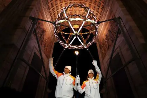 Alberto Tomba e Deborah Compagnoni, il ritorno silenzioso di un’Italia che sapeva fermarsi