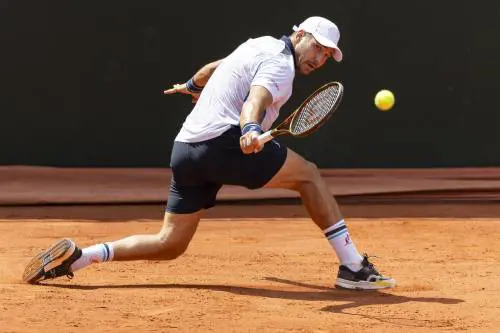 Coppa Davis, Lajovic sbatte contro una vetrata negli spogliatoi: denti rotti e commozione cerebrale