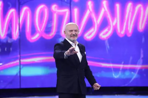 La dittatura liberal del sorriso