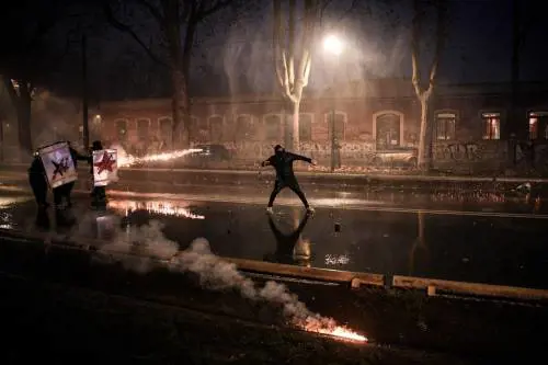 "Uso della forza come arma di lotta". La lettera dai domiciliari dell'antagonista "Gigi"  