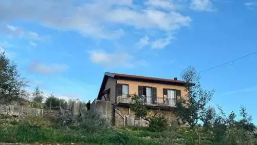 Bimba di 2 anni morta: "Uccisa dalla mamma"