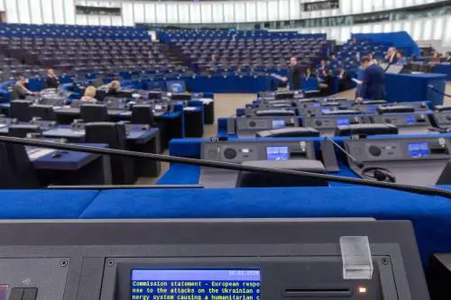 Vittoria dell'Italia: via libera alla lista dei Paesi sicuri. Rimpatri più facili per gli irregolari. Sinistra allo sbando