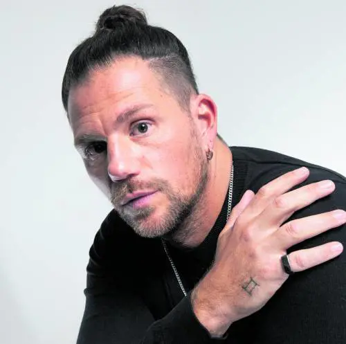 Nigiotti, il cantastorie atipico che rende melodia le fragilità