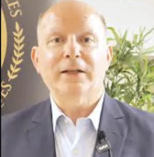 "Italia paradigma della droite vincente. Per la Francia spero nella stessa svolta"