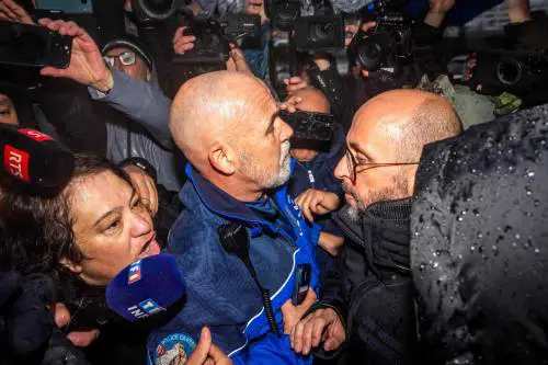 "Dov'è mio figlio?". I Moretti aggrediti dai parenti delle vittime