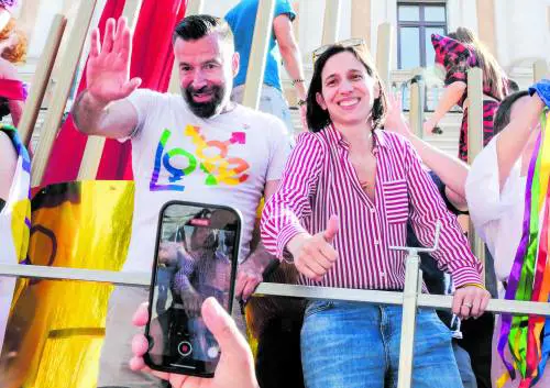 In silenzio sulle chat, ma per i paladini Lgbt era tutto "omofobia"