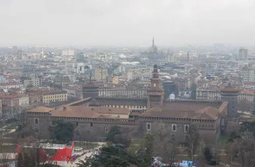 Il Comune grazia le moto. E stanga 5 stelle e "AirBnb"