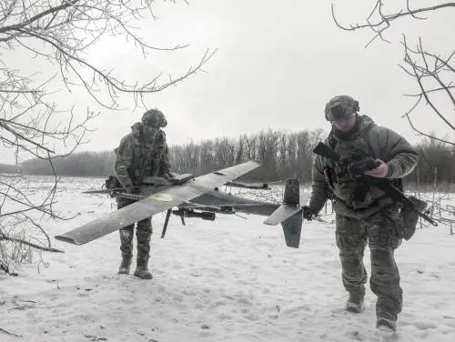 Lezione amara per la Nato: così i droni di Kiev smascherano le debolezze dell'Alleanza