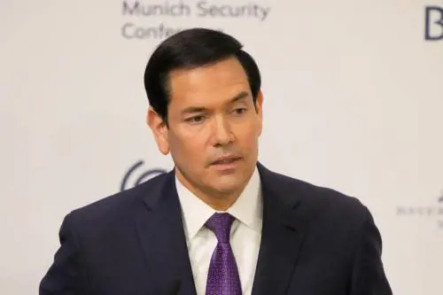 Ora Rubio tranquillizza l’Europa: "Usa e Ue resteranno insieme". Ma Zelensky sente il fiato sul collo