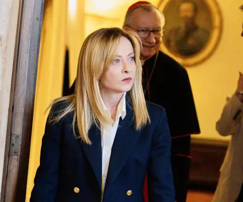 Meloni: "Siamo ostacolati dalle toghe politicizzate"