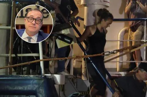 Il governo taglia le bollette, la sinistra alza la "tassa clandestini"