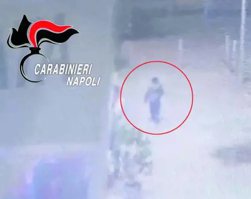 "Non è tuo figlio, dammelo". A Caivano un altro "ladro" di bambini