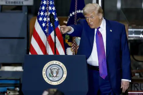 E Donald dà 10 giorni all'Iran. "Sì all'intesa o saranno guai"