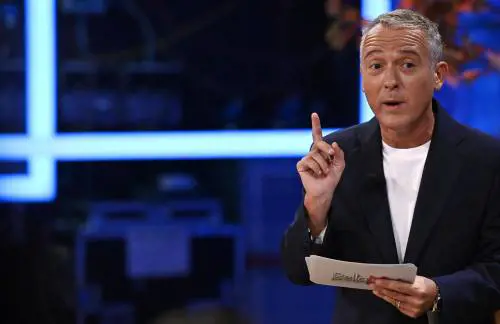 Fiorello applaude Diaco: "Se voti Sì sei un lacchè? Non ha tutti i torti sul referendum"