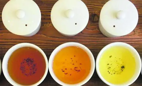 Il tè tra cerimonie e favole. Quando il relax è in foglia