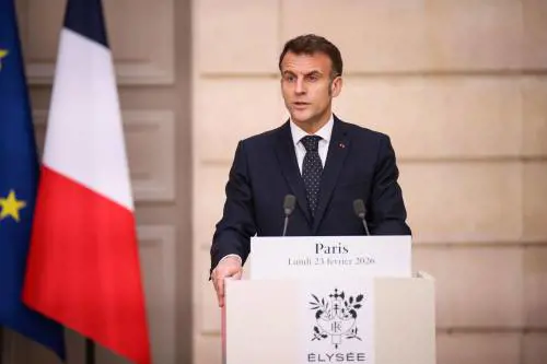 "Per fortuna non sarai più presidente". Macron attaccato sui social per il post sulle Olimpiadi