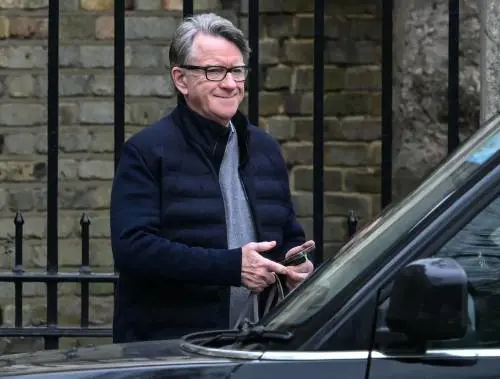 Chi è Peter Mandelson, l'ex ambasciatore britannico finito nello scandalo Epstein