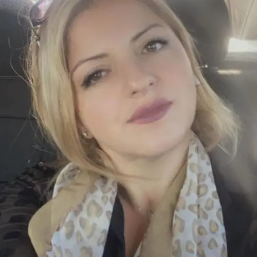 Uccise la moglie in un finto incidente. "Colpita alla testa e bruciata da viva"