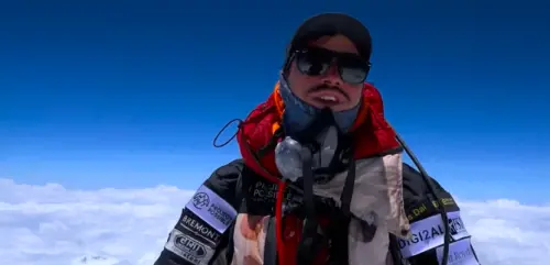 Scala tutte le vette più alte del mondo in sei mesi: "Gli altri ci hanno messo anni"