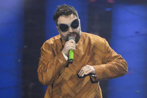 Abiti parquet, pailettes ovunque e (pochi) tocchi di vera classe