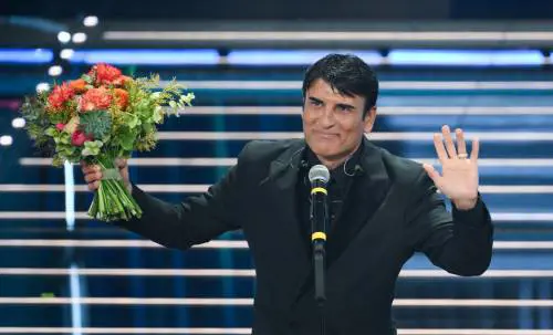 Sal Da Vinci in lacrime alla fine dell'esibizione. Cosa è successo