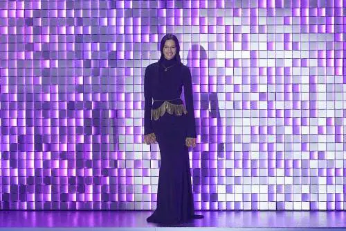 Irina Shayk scansa la politica e incanta: "Voglio entrare nel vostro Dna"