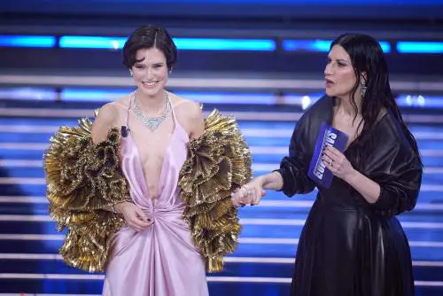 Bianca Balti torna dopo il tumore. "Fortunata e orgogliosa di essere qui"