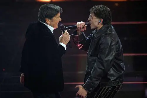 Sanremo, le pagelle della serata delle cover: la sorpresa la fa Gianni Morandi. Polemici Gassman (padre) e Grignani