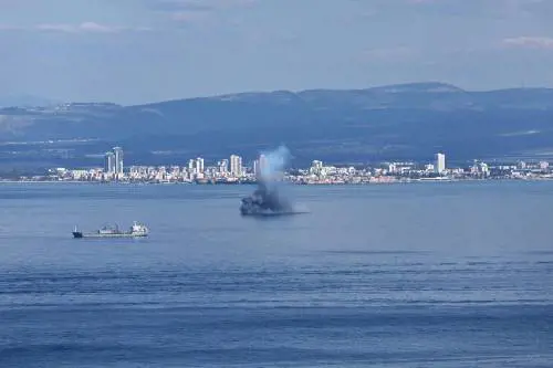 Dai 30mila morti nelle proteste alle due portaerei nel Golfo: come si è arrivati alla guerra