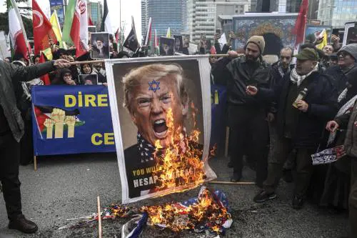 Turchia, proteste contro Trump