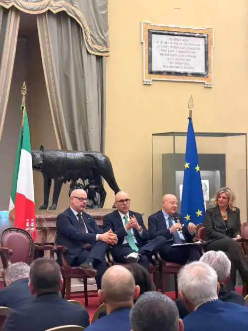 Alla Camera il convegno trasversale sul gioco lancia l'allarme: senza una riforma equilibrata il settore muore 