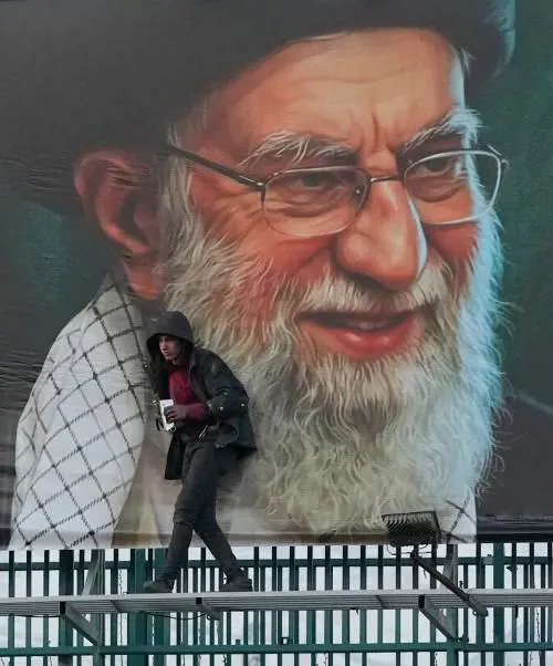 Lotta ai vertici sul post Khamenei. E avanza l'opzione dittatura militare