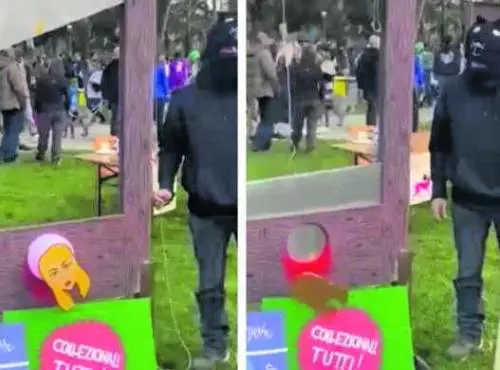 L'odio dei centri sociali. Meloni ghigliottinata alla festa di carnevale