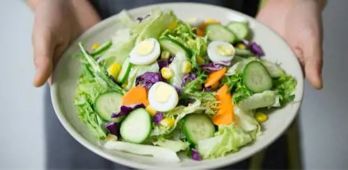 Reflusso gastroesofageo, la dieta che può ridurlo del 50% secondo uno studio