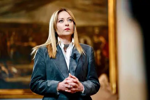 Doppio vertice sull'Iran per Meloni: focus sulla sicurezza degli italiani e l'impatto sull'energia