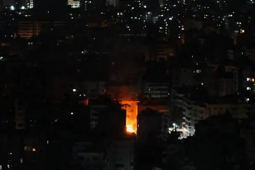 Israele martella il Libano senza sosta. Esplosioni a Teheran già oltre mille morti