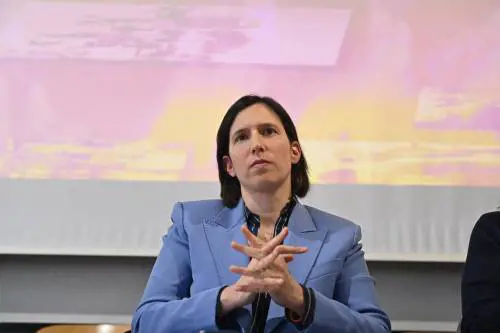 Schlein inneggia alla Spagna in odio agli Usa di Trump. E si accoda anche Grillo