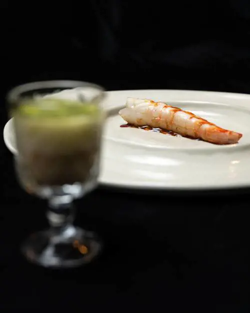 Wistèria, Venezia tra un glicine, la laguna e l’Oriente