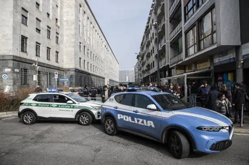 Allarme bomba paralizza il tribunale. Saltano le udienze, liberi tre arrestati