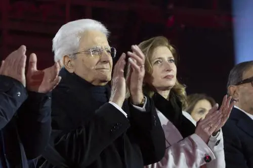 "Per la parità tra donne e uomini c'è ancora tanta strada da fare". Il monito di Laura Mattarella