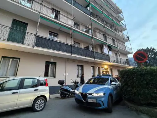 Genova, donna uccisa a coltellate. Il figlio portato in caserma