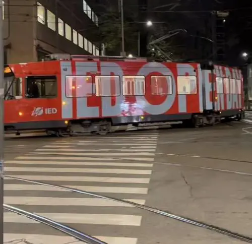 Due tram deragliati in 9 giorni: dramma, morti e ora il bullone
