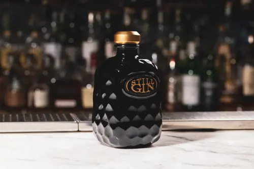 Il rap speziato e floreale del gin griffato Dr Dre e Snoop Dogg