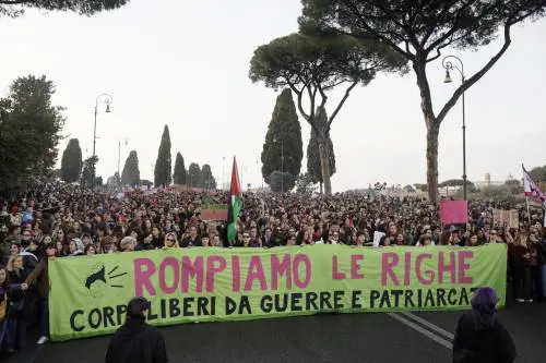 "Non ci rappresenta". L'8 marzo in piazza contro il governo guidato da una donna