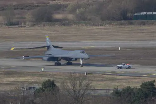 Un bombardiere Usa B-1B Lancer