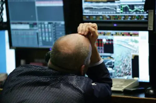 Europa in rosso tra Iran e inflazione Usa: Milano cede lo 0,8%